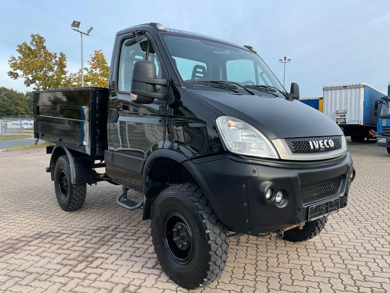 Iveco Daily 35S17 Flatbed 4x4 - Utilitaire plateau: photos 1 Iveco Daily 35S17 Flatbed 4x4 - Utilitaire plateau: photos 1