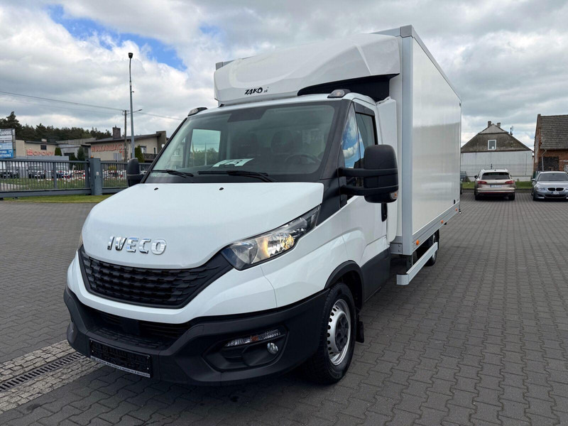 Iveco Daily 35S18 Kontener 4,5m Drzwi Tył Lift - Utilitaire frigorifique: photos 1 Iveco Daily 35S18 Kontener 4,5m Drzwi Tył Lift - Utilitaire frigorifique: photos 1