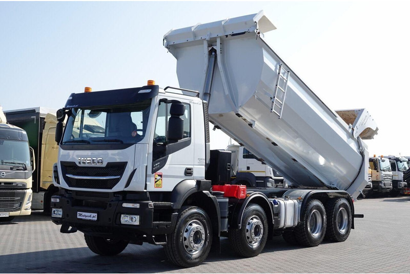 Iveco STRALIS X-WAY 480 / 8x4 / WYWROTKA TYLNOZSYP + HYDROKLAPA / OPON - Camion benne: photos 1 Iveco STRALIS X-WAY 480 / 8x4 / WYWROTKA TYLNOZSYP + HYDROKLAPA / OPON - Camion benne: photos 1