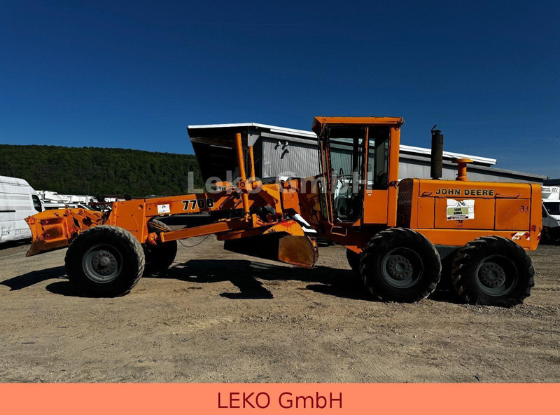 John Deere 770B - Niveleuse: photos 4 John Deere 770B - Niveleuse: photos 4