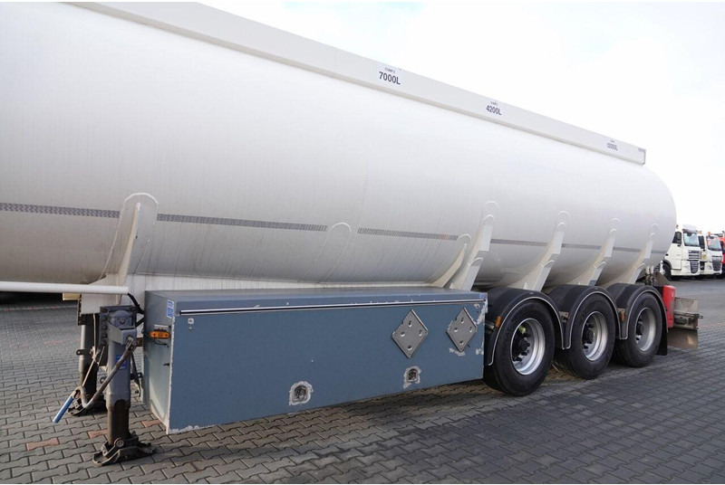 LAG CYSTERNA DO PALIWA / 36200 L / 4 KOMORY - Semi-remorque citerne: photos 4 LAG CYSTERNA DO PALIWA / 36200 L / 4 KOMORY - Semi-remorque citerne: photos 4