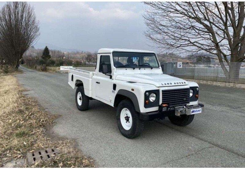 Land Rover Defender 110 - 2.2 Td4 4x4 Platós - Utilitaire plateau: photos 2 Land Rover Defender 110 - 2.2 Td4 4x4 Platós - Utilitaire plateau: photos 2