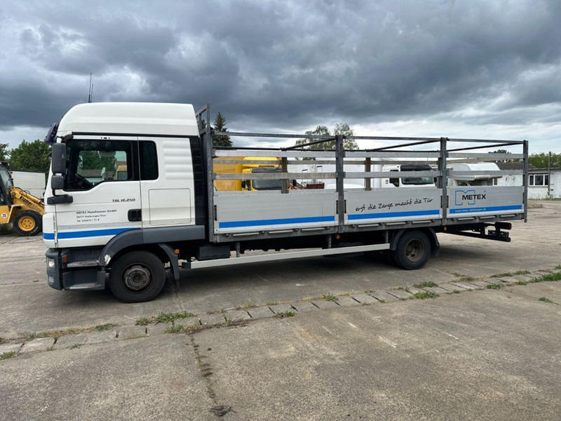 MAN TGL 12 250 euró5 - Camion plateau, Camion grue: photos 5 MAN TGL 12 250 euró5 - Camion plateau, Camion grue: photos 5