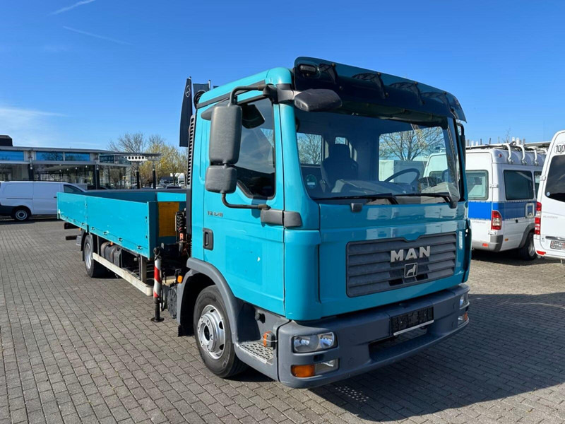 MAN TGL 8.210 - Flatbed truck + crane - Camion plateau, Camion grue: photos 2 MAN TGL 8.210 - Flatbed truck + crane - Camion plateau, Camion grue: photos 2