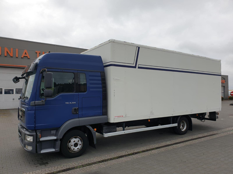 MAN TGL 8.220 EURO 5 CONTAINER+LIFT - Camion fourgon: photos 2 MAN TGL 8.220 EURO 5 CONTAINER+LIFT - Camion fourgon: photos 2