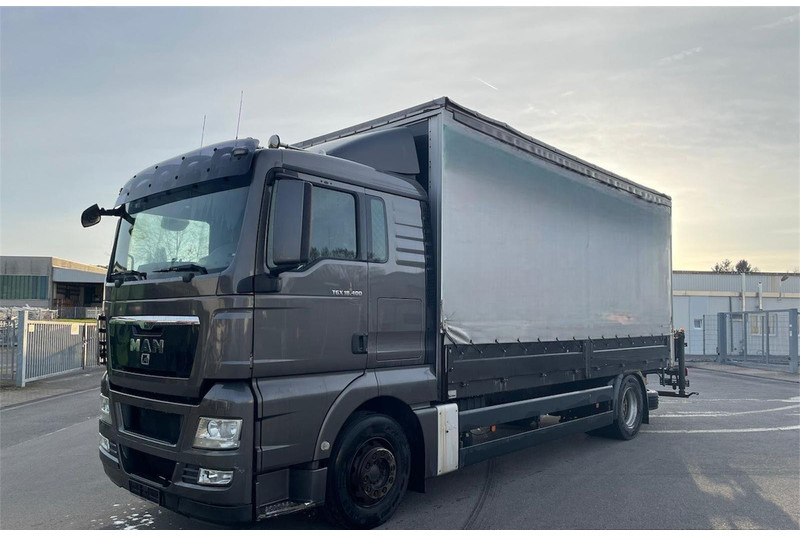 MAN TGX 18.400 Curtain Sider + Crane Palfinger 14002 EH - Camion fourgon: photos 2 MAN TGX 18.400 Curtain Sider + Crane Palfinger 14002 EH - Camion fourgon: photos 2