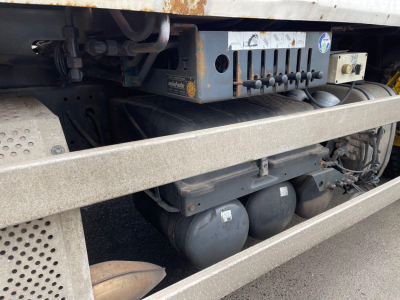 Mercedes-Benz 1833 Absetzkipper Bluetec 5 Klima 2 Hand Orig Km - Camion porte-conteneur/ Caisse mobile, Camion grue: photos 3 Mercedes-Benz 1833 Absetzkipper Bluetec 5 Klima 2 Hand Orig Km - Camion porte-conteneur/ Caisse mobile, Camion grue: photos 3