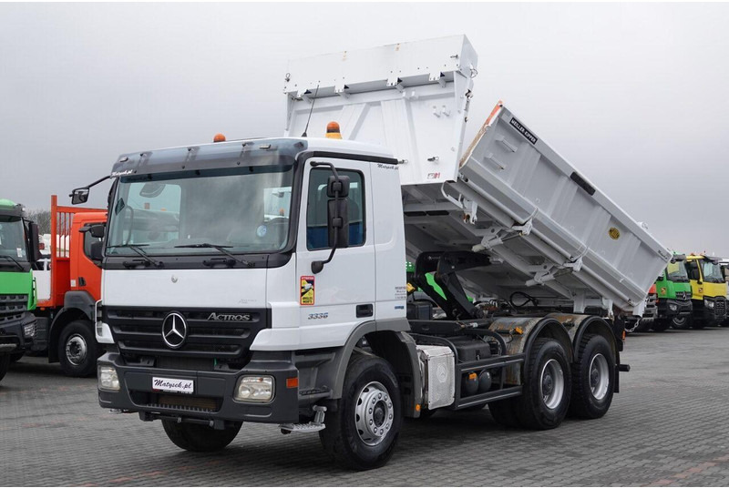 Mercedes-Benz ACTROS 3336 / 6x4 / WYWROTKA / BORDMATIC / HYDROBURTA / MEILLER - Camion benne: photos 1 Mercedes-Benz ACTROS 3336 / 6x4 / WYWROTKA / BORDMATIC / HYDROBURTA / MEILLER - Camion benne: photos 1