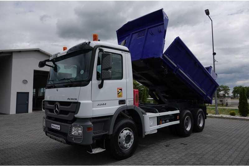 Mercedes-Benz ACTROS 3344 / 6x4 / WYWROTKA 2 STR / BORDMATIC / HYDROBURTA / HY - Camion benne: photos 3 Mercedes-Benz ACTROS 3344 / 6x4 / WYWROTKA 2 STR / BORDMATIC / HYDROBURTA / HY - Camion benne: photos 3