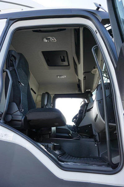 Châssis cabine Mercedes-Benz ANTOS / 2545 / ACC / E 6 / BDF + WINDA / 7.15 , 7.45, 7.82 M / O: photos 8 Châssis cabine Mercedes-Benz ANTOS / 2545 / ACC / E 6 / BDF + WINDA / 7.15 , 7.45, 7.82 M / O: photos 8