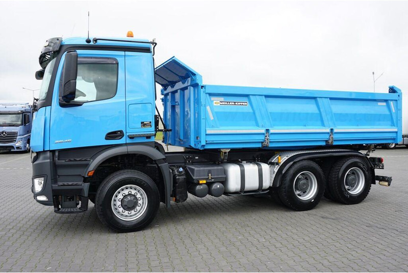Mercedes-Benz AROCS / 2545 / E 6 / WYWROTKA / 6 X 6 / HYDROBURTA - Camion benne: photos 5 Mercedes-Benz AROCS / 2545 / E 6 / WYWROTKA / 6 X 6 / HYDROBURTA - Camion benne: photos 5