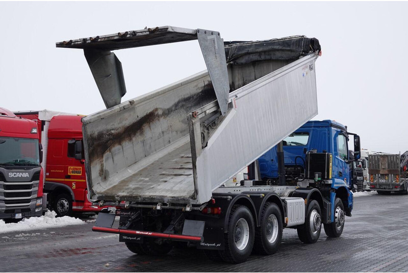 Mercedes-Benz AROCS 3243 / 8x4 / WYWROTKA 20m3 / TYLNOZSYP / EURO 6 / OPONY 10 - Camion benne: photos 5 Mercedes-Benz AROCS 3243 / 8x4 / WYWROTKA 20m3 / TYLNOZSYP / EURO 6 / OPONY 10 - Camion benne: photos 5