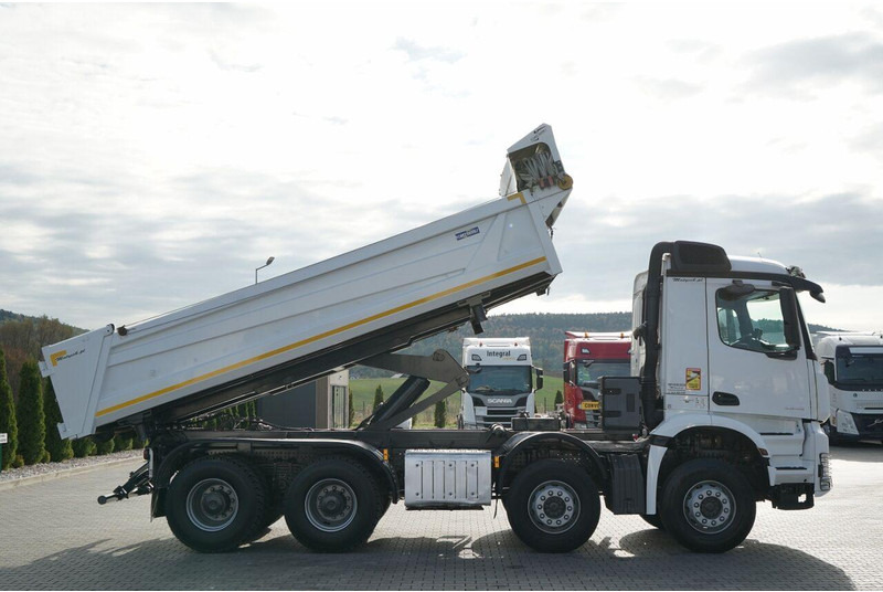 Mercedes-Benz AROCS 3243 / 8x4 / WYWROTKA DWUSTRONNA / HYDROBURTA / BORDMATIC - Camion benne: photos 5 Mercedes-Benz AROCS 3243 / 8x4 / WYWROTKA DWUSTRONNA / HYDROBURTA / BORDMATIC - Camion benne: photos 5