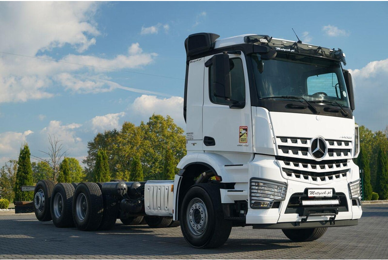 Mercedes-Benz AROCS 3248 / 8X4 / TRIDEM / RAMA POD ZABUDOWE 8 M / OŚ SKRETNA I - Châssis cabine: photos 1 Mercedes-Benz AROCS 3248 / 8X4 / TRIDEM / RAMA POD ZABUDOWE 8 M / OŚ SKRETNA I - Châssis cabine: photos 1