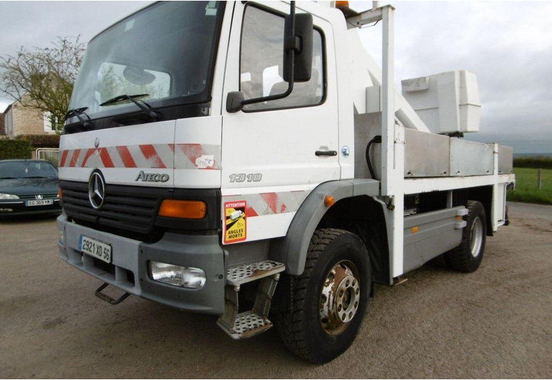 Mercedes-Benz Atego 1318 Nacelle - Lifting basket truck - Camion avec nacelle: photos 1 Mercedes-Benz Atego 1318 Nacelle - Lifting basket truck - Camion avec nacelle: photos 1