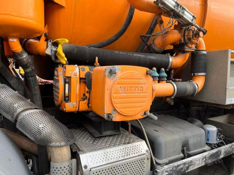Mercedes-Benz Axor 1833 - Vacuum truck - Camion hydrocureur: photos 5 Mercedes-Benz Axor 1833 - Vacuum truck - Camion hydrocureur: photos 5