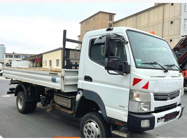 Mitsubishi Fuso 4x4 3 way tipper - Camion benne: photos 2 Mitsubishi Fuso 4x4 3 way tipper - Camion benne: photos 2