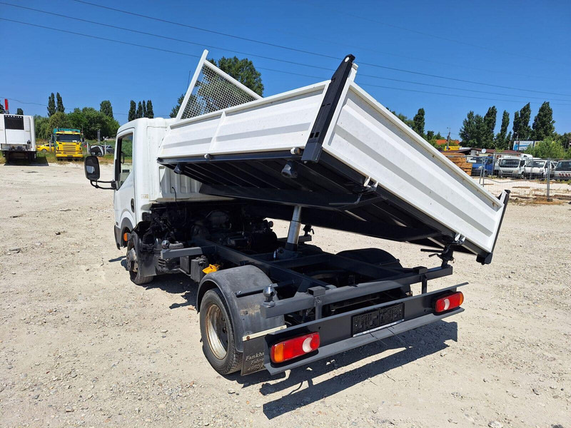 Nissan Cabstar 2,5 TDi - 3 sided Tipper - Utilitaire benne: photos 5 Nissan Cabstar 2,5 TDi - 3 sided Tipper - Utilitaire benne: photos 5