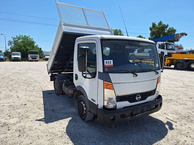 Nissan Cabstar 2,5 TDi - 3 sided Tipper - Utilitaire benne: photos 1 Nissan Cabstar 2,5 TDi - 3 sided Tipper - Utilitaire benne: photos 1