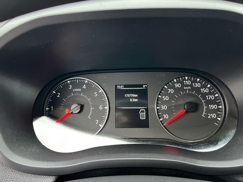 Utilitaire frigorifique Renault Master 180 DCI L3H3 Furgon Chłodnia/Mroźnia GRAU, Salon PL, Jede: photos 10 Utilitaire frigorifique Renault Master 180 DCI L3H3 Furgon Chłodnia/Mroźnia GRAU, Salon PL, Jede: photos 10