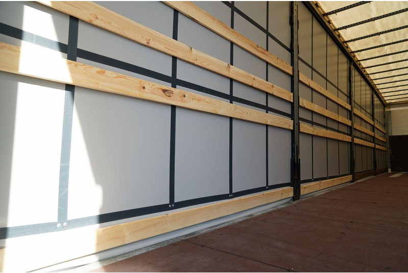 Semi-remorque rideaux coulissants Schmitz Cargobull FIRANKA STANDARD / DWIE OSIE PODNOSZONE / OSIE SCHMITZ / SPROWAD: photos 16 Semi-remorque rideaux coulissants Schmitz Cargobull FIRANKA STANDARD / DWIE OSIE PODNOSZONE / OSIE SCHMITZ / SPROWAD: photos 16