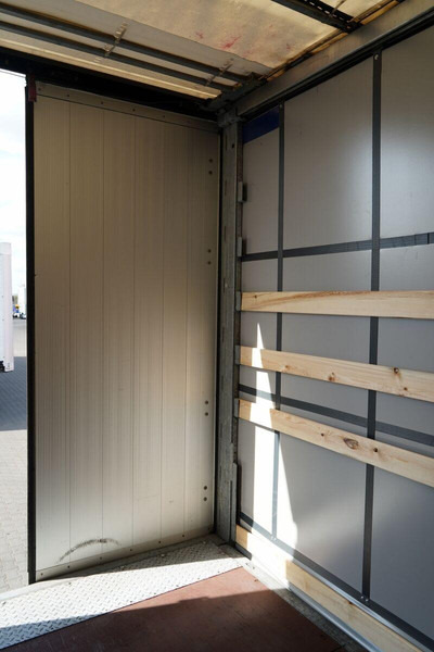 Semi-remorque rideaux coulissants Schmitz Cargobull FIRANKA STANDARD / DWIE OSIE PODNOSZONE / OSIE SCHMITZ / SPROWAD: photos 20 Semi-remorque rideaux coulissants Schmitz Cargobull FIRANKA STANDARD / DWIE OSIE PODNOSZONE / OSIE SCHMITZ / SPROWAD: photos 20