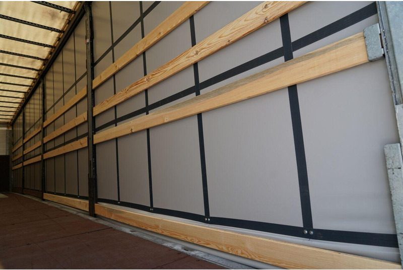 Semi-remorque rideaux coulissants Schmitz Cargobull FIRANKA STANDARD / DWIE OSIE PODNOSZONE / OSIE SCHMITZ / SPROWAD: photos 17 Semi-remorque rideaux coulissants Schmitz Cargobull FIRANKA STANDARD / DWIE OSIE PODNOSZONE / OSIE SCHMITZ / SPROWAD: photos 17