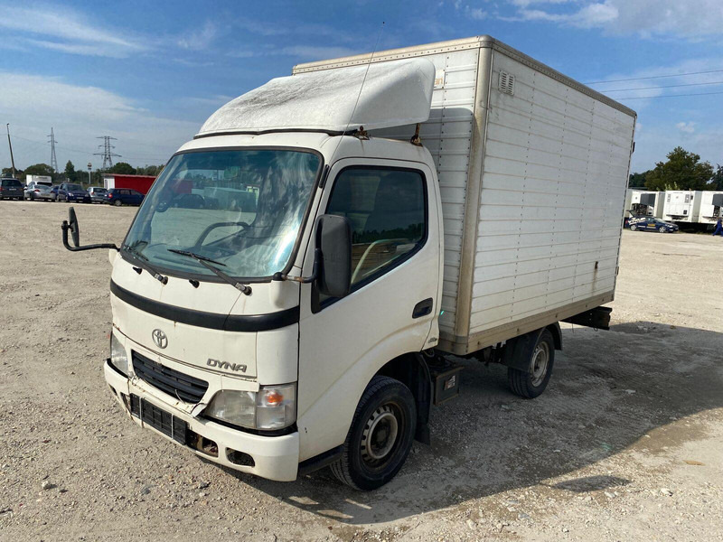 Toyota Dyna 100 3,0 D - Koffer - Fourgon grand volume: photos 2 Toyota Dyna 100 3,0 D - Koffer - Fourgon grand volume: photos 2