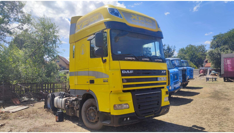 DAF XF 105.410 Tractor Lowdeck - MEGA - Tracteur routier: photos 1 DAF XF 105.410 Tractor Lowdeck - MEGA - Tracteur routier: photos 1