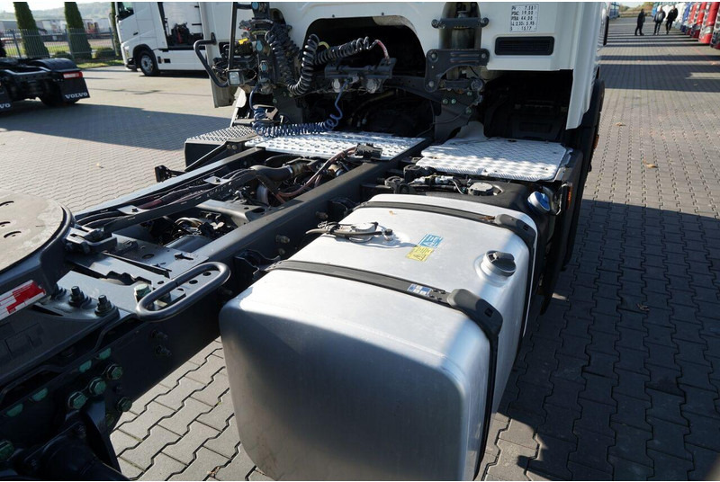 Tracteur routier Scania P 450 / RETARDER / HYDRAULIKA / NISKA KABINA: photos 14 Tracteur routier Scania P 450 / RETARDER / HYDRAULIKA / NISKA KABINA: photos 14