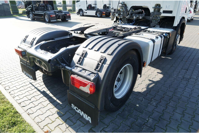 Tracteur routier Scania P 450 / RETARDER / HYDRAULIKA / NISKA KABINA: photos 13 Tracteur routier Scania P 450 / RETARDER / HYDRAULIKA / NISKA KABINA: photos 13