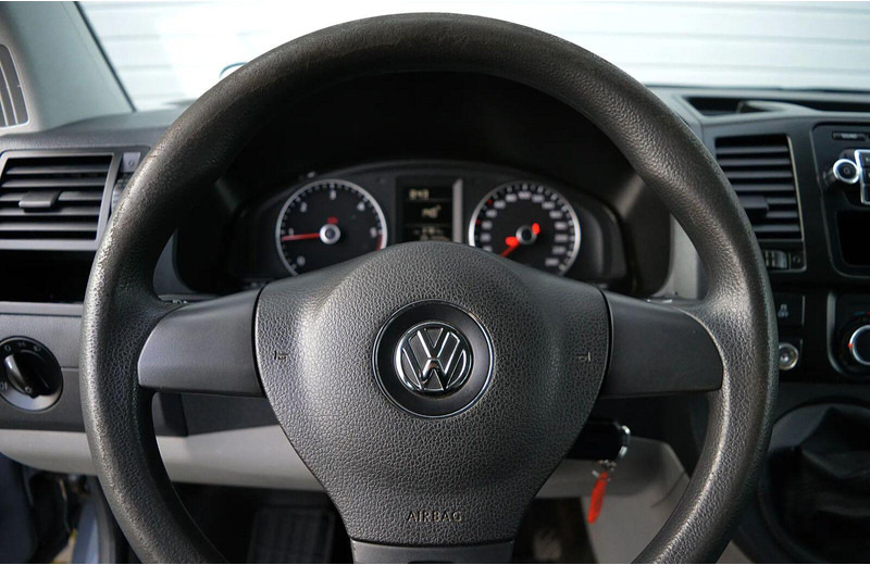 Minibus, Transport de personnes Volkswagen Transporter T5 9-sits 9 Person TOP: photos 11 Minibus, Transport de personnes Volkswagen Transporter T5 9-sits 9 Person TOP: photos 11