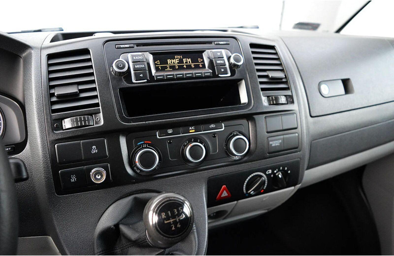 Minibus, Transport de personnes Volkswagen Transporter T5 9-sits 9 Person TOP: photos 13 Minibus, Transport de personnes Volkswagen Transporter T5 9-sits 9 Person TOP: photos 13