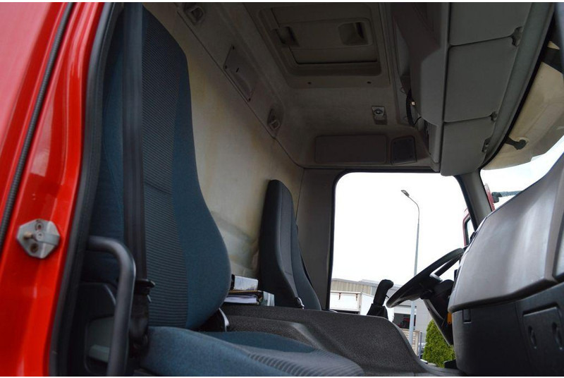 Volvo FE 18.280 - Camion plateau, Camion grue: photos 5 Volvo FE 18.280 - Camion plateau, Camion grue: photos 5