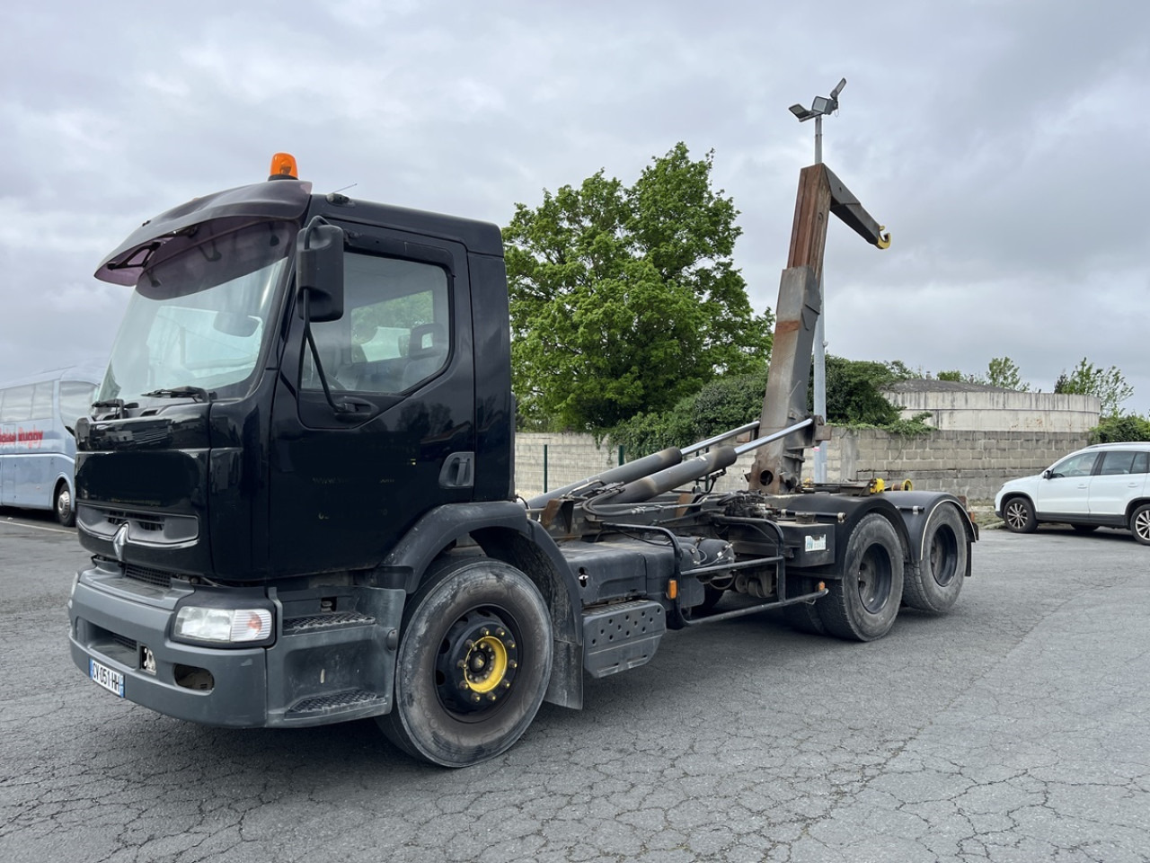 RENAULT PREMIUM 370 6X2 - Camion ampliroll: photos 1 RENAULT PREMIUM 370 6X2 - Camion ampliroll: photos 1