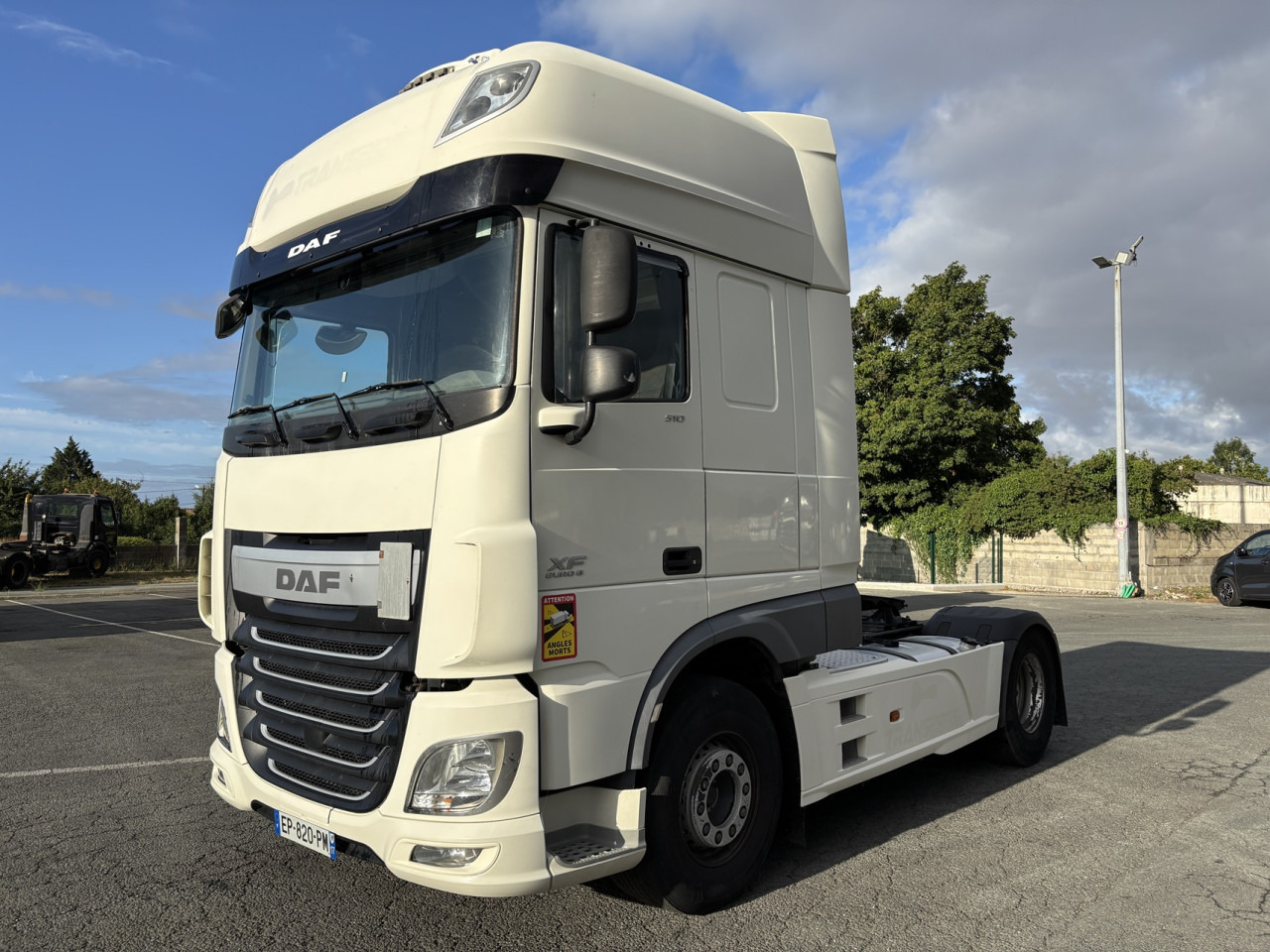 DAF XF510 - Tracteur routier: photos 1 DAF XF510 - Tracteur routier: photos 1