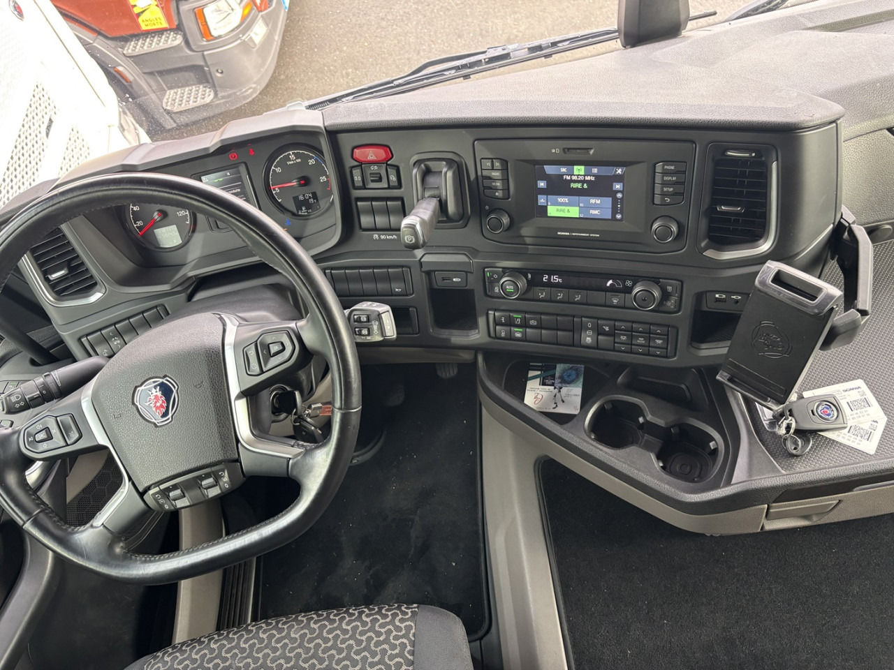 SCANIA R 460 A4x2NA - Tracteur routier: photos 2 SCANIA R 460 A4x2NA - Tracteur routier: photos 2