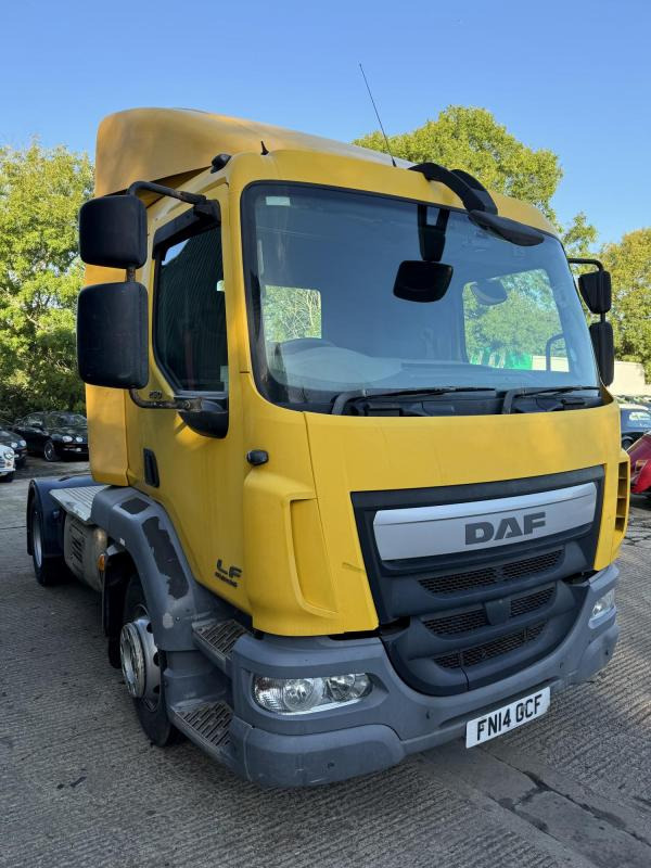 DAF LF 250 FT Urban Artic 4x2 Day Cab Urban Artic euro 6 - Tracteur routier: photos 2 DAF LF 250 FT Urban Artic 4x2 Day Cab Urban Artic euro 6 - Tracteur routier: photos 2