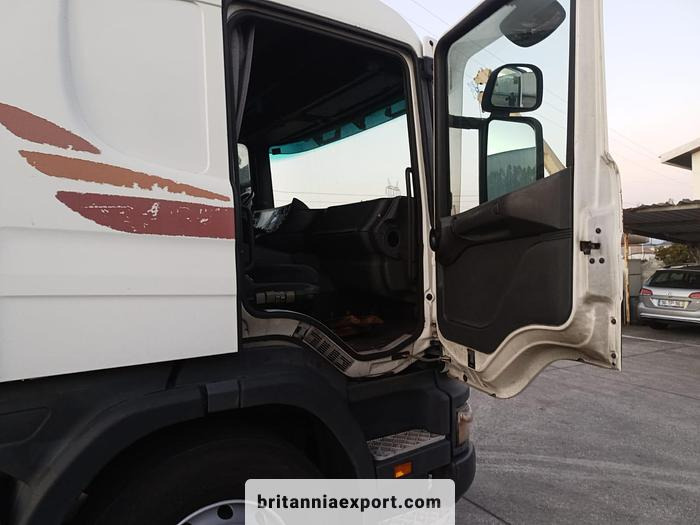 SCANIA P 124G 400 CP19 Euro 2 | Manual Pump | 4x2 Tractor Unit | Heavy-Duty - Tracteur routier: photos 5 SCANIA P 124G 400 CP19 Euro 2 | Manual Pump | 4x2 Tractor Unit | Heavy-Duty - Tracteur routier: photos 5
