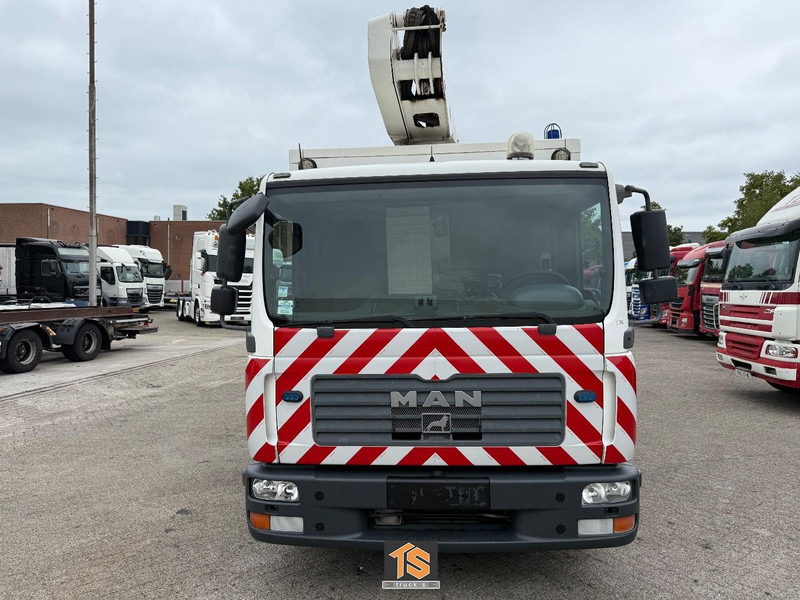 MAN TGL 12.210 EURO 5 - MANUAL - VERSALIFT VST-237-NF HEIGHT 14 M - BELGIUM TRUCK - TOP! - Camion, Camion grue: photos 5 MAN TGL 12.210 EURO 5 - MANUAL - VERSALIFT VST-237-NF HEIGHT 14 M - BELGIUM TRUCK - TOP! - Camion, Camion grue: photos 5