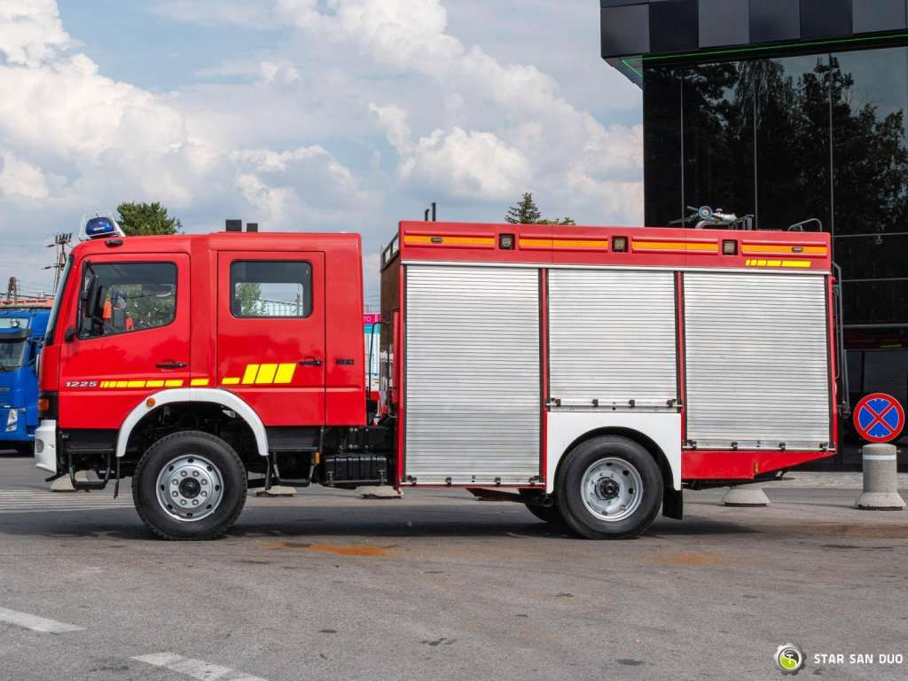 Mercedes-Benz 4x4 ATEGO 1225 CNBOP Fire Brigade - Camion: photos 4 Mercedes-Benz 4x4 ATEGO 1225 CNBOP Fire Brigade - Camion: photos 4