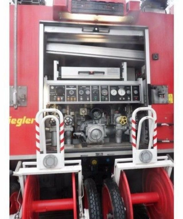 Camion de pompier Mercedes-Benz ACTROS 1835 Feuerwehr 2080 L Fire Unit !!: photos 9