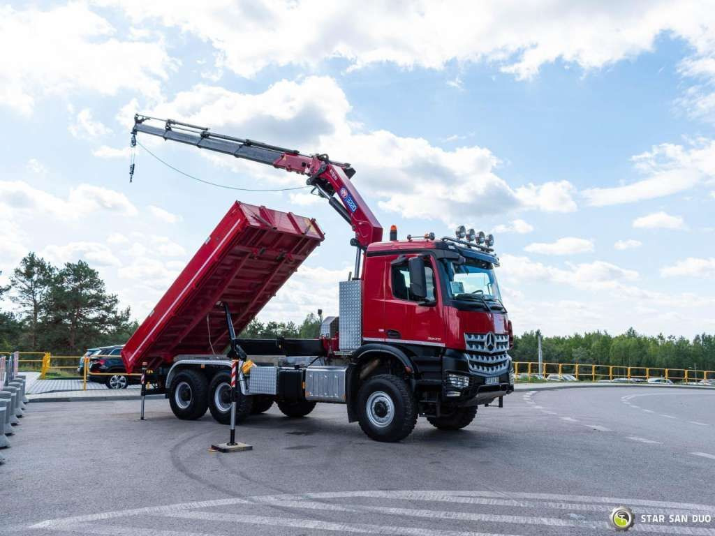 Mercedes-Benz AROCS 3345 6x6 HMF 3220 Winch Crane Tipper - Camion benne: photos 5 Mercedes-Benz AROCS 3345 6x6 HMF 3220 Winch Crane Tipper - Camion benne: photos 5