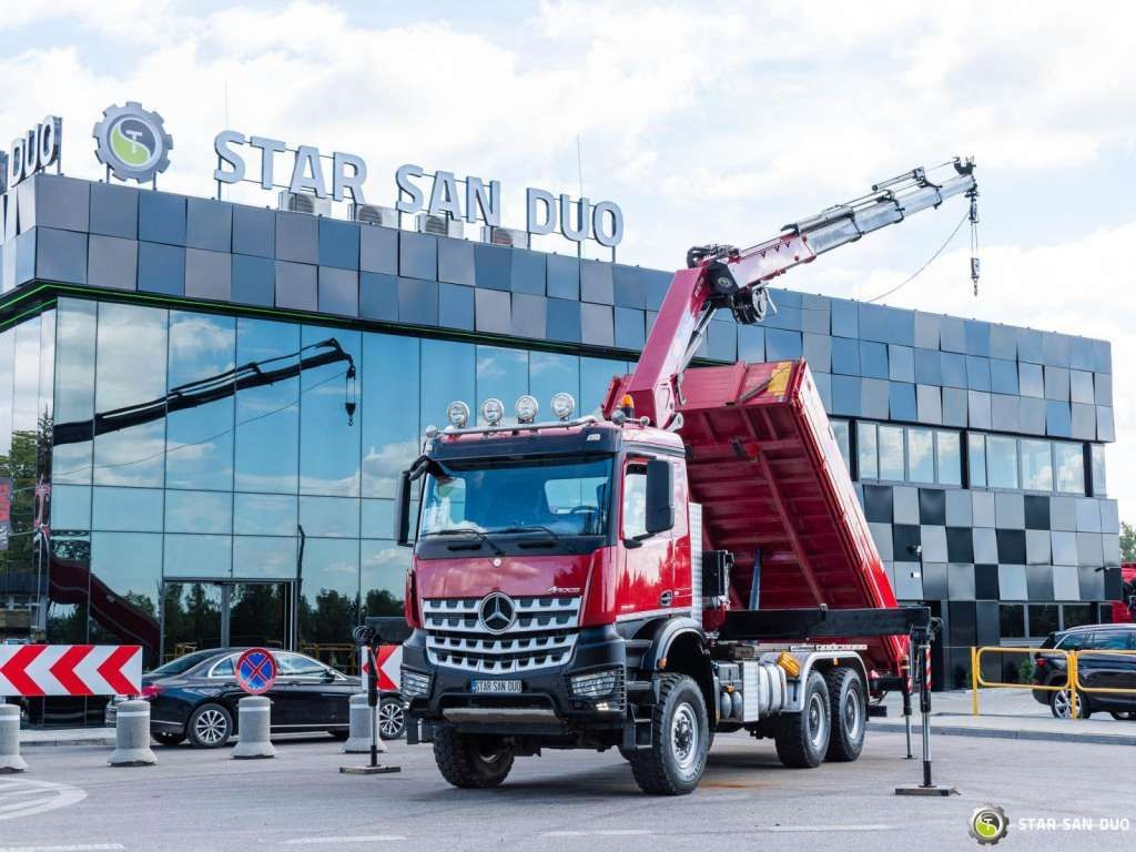 Mercedes-Benz  AROCS 3345 6x6 HMF 3220 Winch Crane tipper - Camion grue: photos 1 Mercedes-Benz  AROCS 3345 6x6 HMF 3220 Winch Crane tipper - Camion grue: photos 1