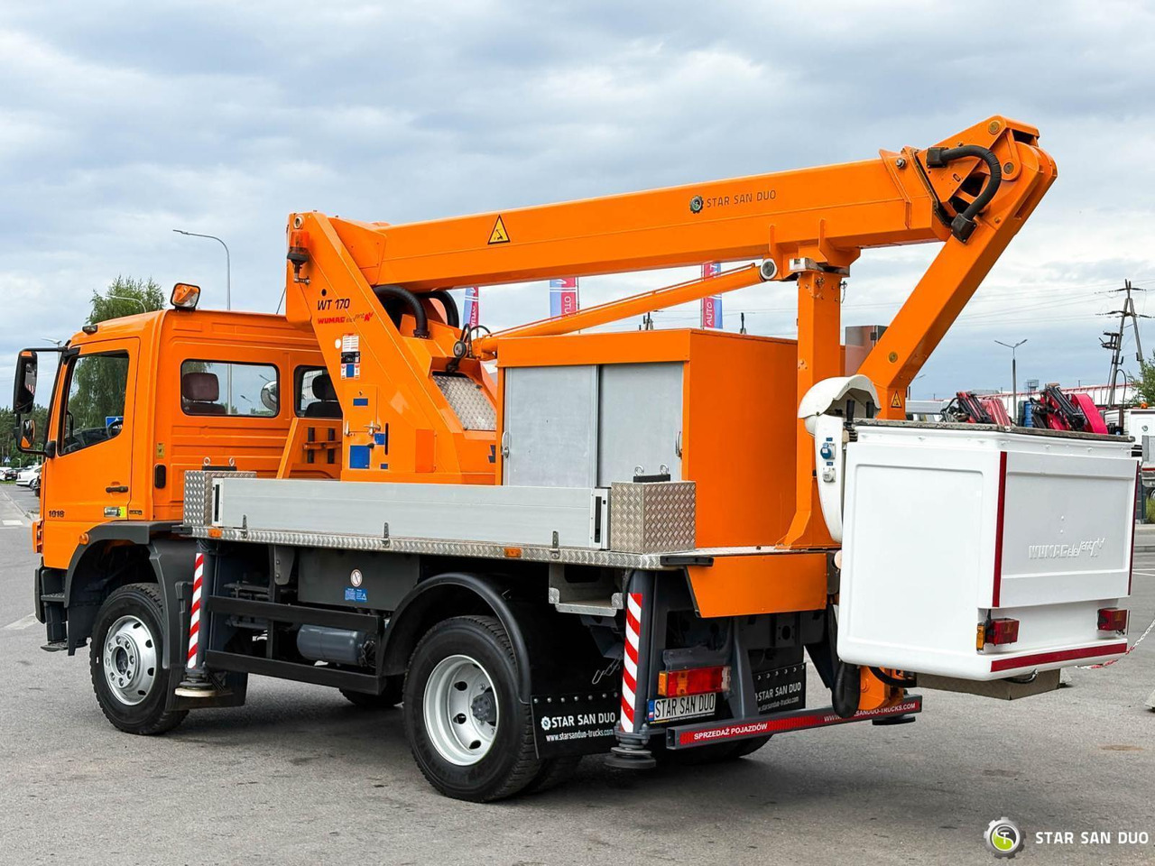 Camion avec nacelle : photos 6 Camion avec nacelle : photos 6