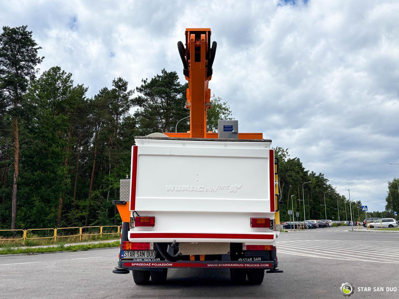 Camion avec nacelle : photos 7 Camion avec nacelle : photos 7