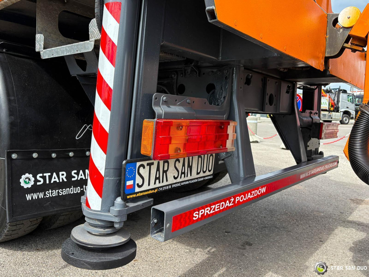 Camion avec nacelle : photos 19 Camion avec nacelle : photos 19