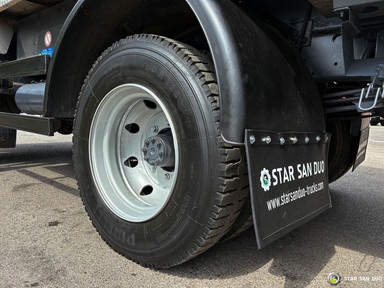 Camion avec nacelle : photos 25 Camion avec nacelle : photos 25