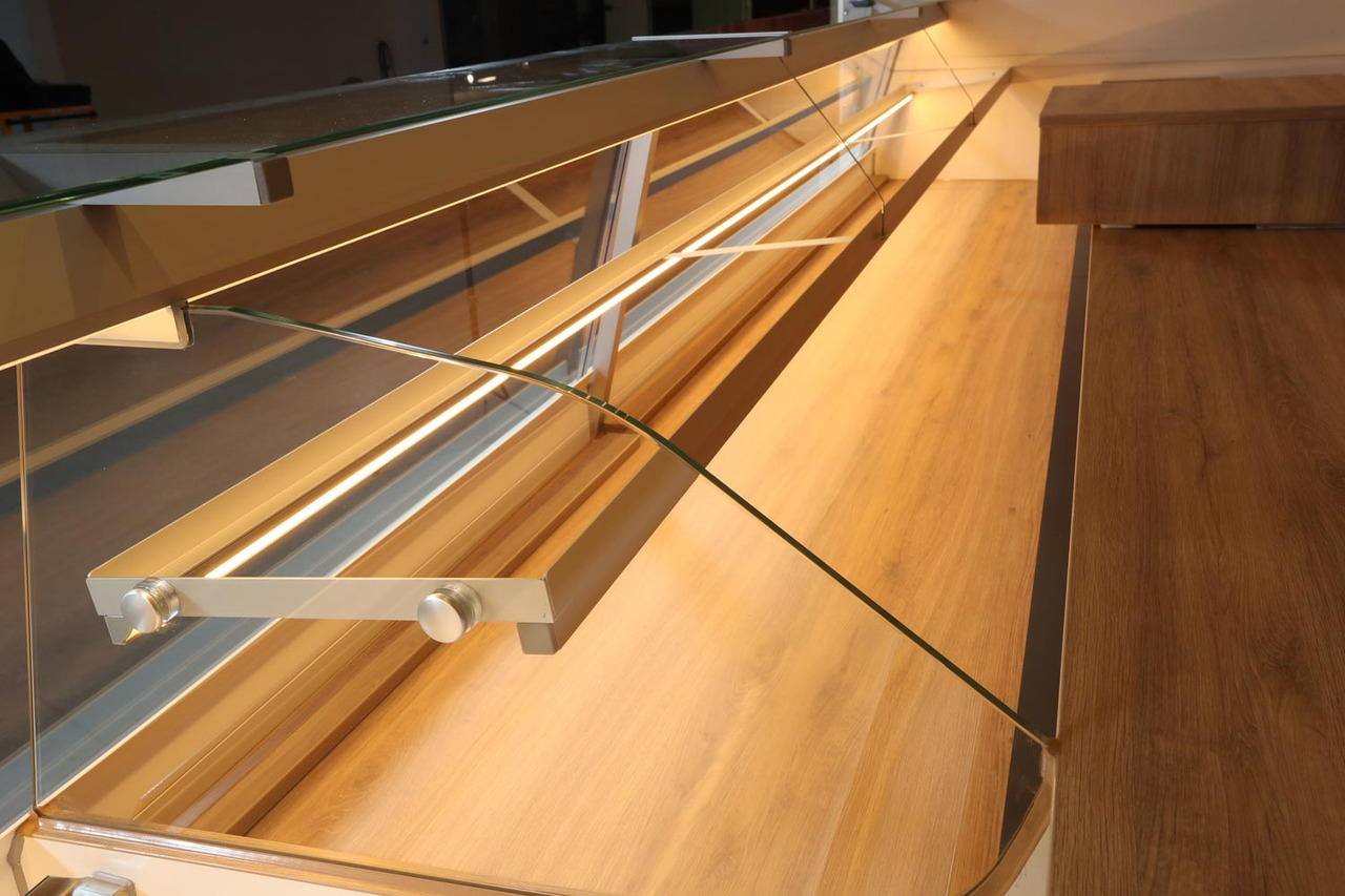 Verkaufsanhänger BORCO HÖHNS - Remorque magasin: photos 3 Verkaufsanhänger BORCO HÖHNS - Remorque magasin: photos 3