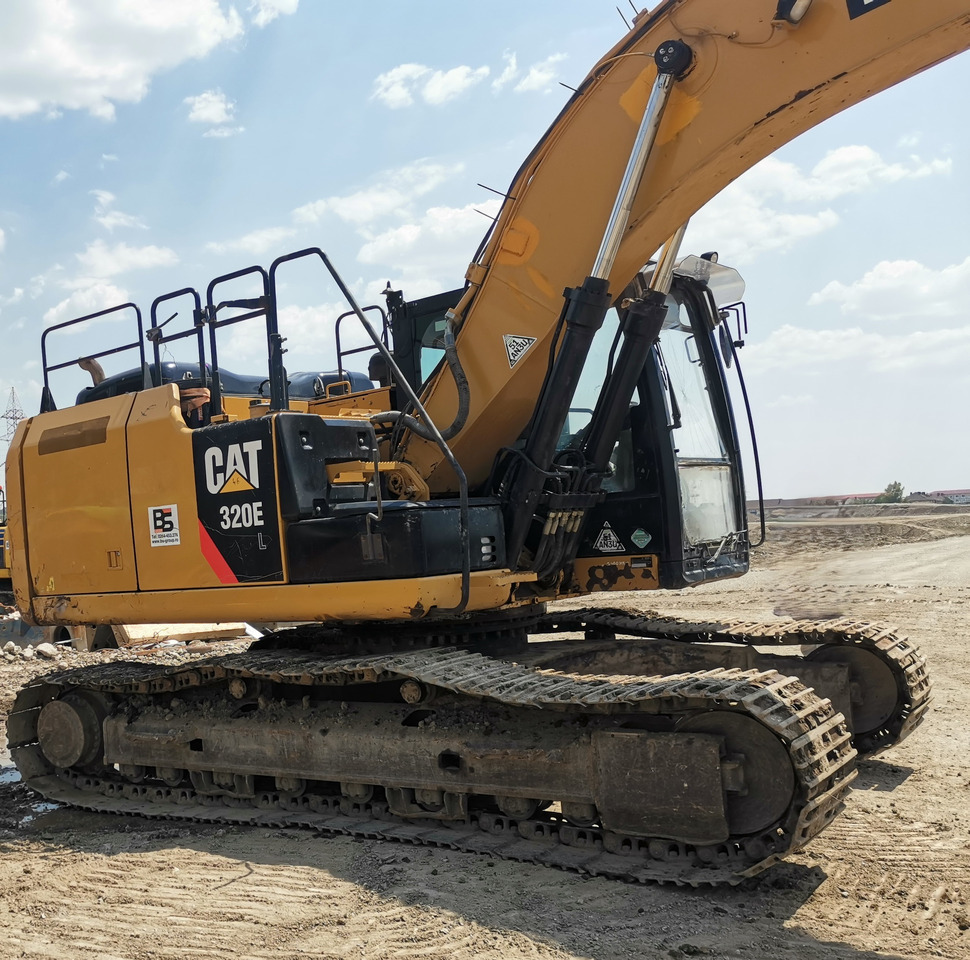 CATERPILLAR 320 E - Pelle sur chenille: photos 4 CATERPILLAR 320 E - Pelle sur chenille: photos 4